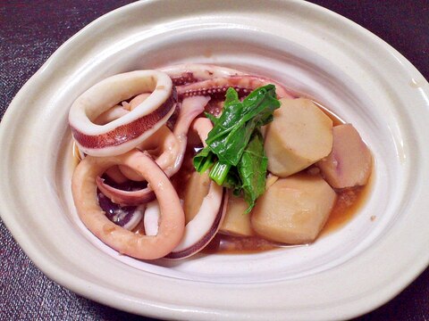 醤油麹で優しく♪定番・里芋とイカの煮っころがし